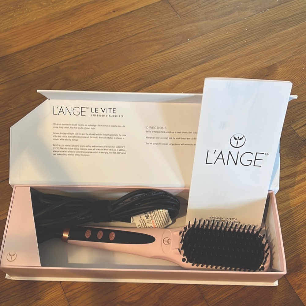 UEC Lange le Vite pink straightening brush. In box with velvet storage bag.